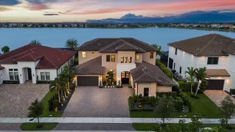 8590 W Parkland Bay Trl, Parkland, FL 33076