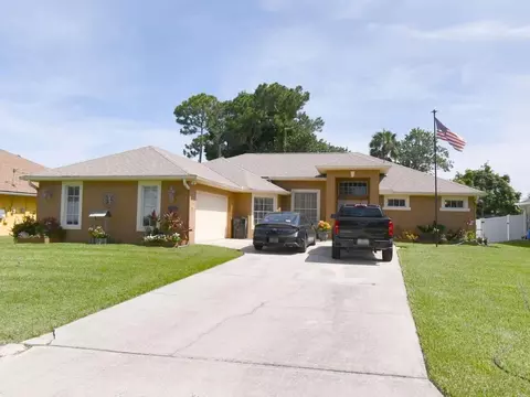 1018 SW Haleyberry Ave, Port Saint Lucie, FL 34953