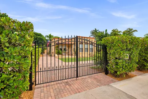 319 Plymouth Rd, West Palm Beach, FL 33405