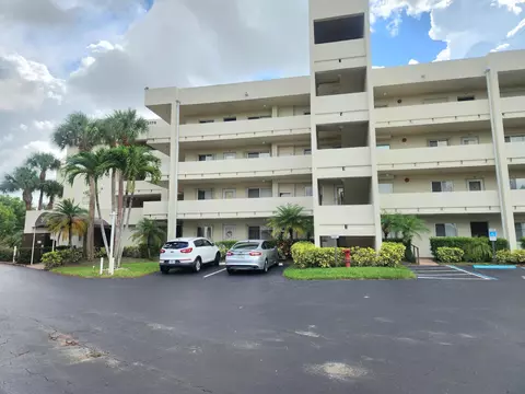 3178 Via Poinciana Dr #411, Lake Worth, FL 33467