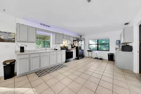 Kitchen - 1031 SW 24th Ave, Okeechobee, FL 34974 photo 1 of 2