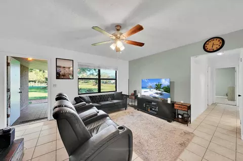 Living - 1031 SW 24th Ave, Okeechobee, FL 34974 photo 1 of 3