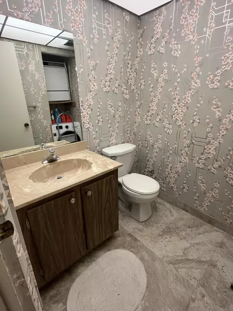 Bath - 94 Capri B, Delray Beach, FL 33484 photo 1 of 3