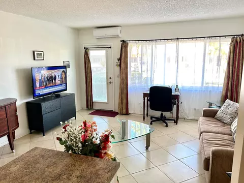 920 SW 11th Ave #5D, Hallandale Beach, FL 33009