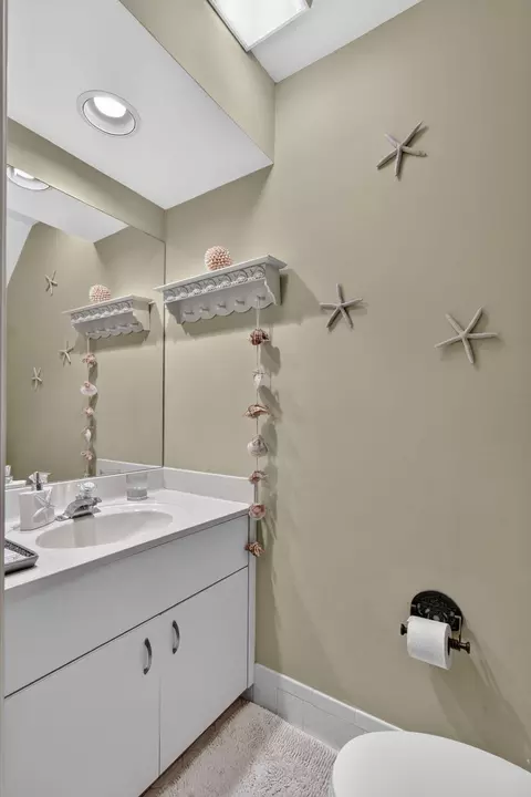 Bath - 1401 Ocean Dunes Cir, Jupiter, FL 33477 photo 3 of 8