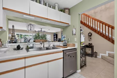 Kitchen - 1401 Ocean Dunes Cir, Jupiter, FL 33477 photo 2 of 3