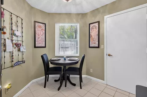 Dining - 1401 Ocean Dunes Cir, Jupiter, FL 33477 photo 3 of 4