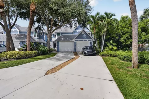 Exterior - 1401 Ocean Dunes Cir, Jupiter, FL 33477 photo 2 of 20