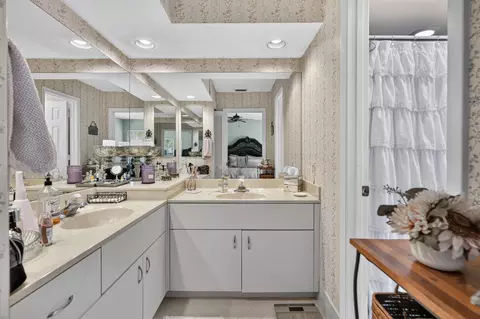 Bath - 1401 Ocean Dunes Cir, Jupiter, FL 33477 photo 7 of 8