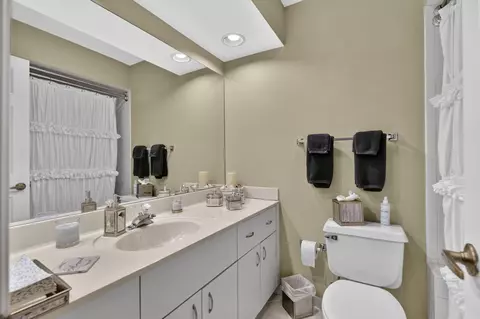 Bath - 1401 Ocean Dunes Cir, Jupiter, FL 33477 photo 8 of 8