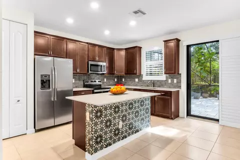 Kitchen - 12822 Anthorne Ln, Boynton Beach, FL 33436 photo 5 of 5