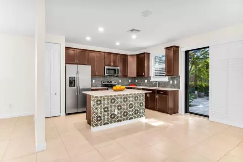 Kitchen - 12822 Anthorne Ln, Boynton Beach, FL 33436 photo 3 of 5