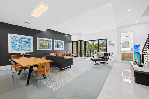 818 NE 2nd St, Fort Lauderdale, FL 33301