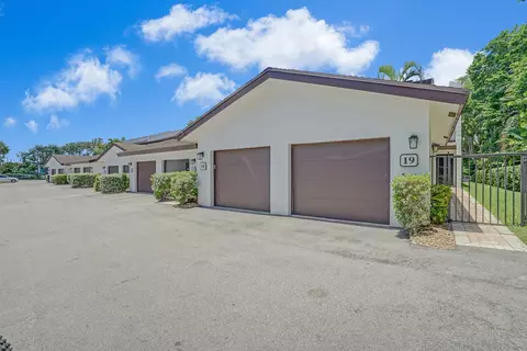 1301 N Riverside Dr #19, Pompano Beach, FL 33062
