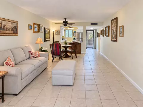 3154 Via Poinciana #115, Lake Worth, FL 33467