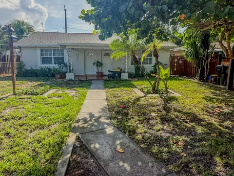 826 S M St, Lake Worth Beach, FL 33460
