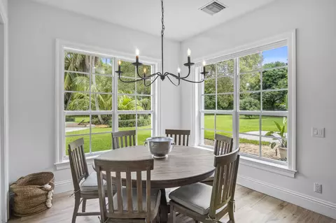 Dining - 4786 Ridgewood Rd E, Boynton Beach, FL 33436 photo 3 of 3