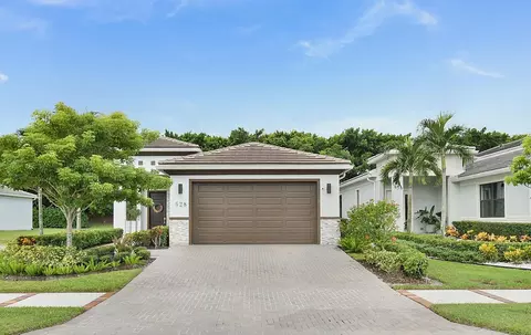 528 SE Fascino Cir SE, Port Saint Lucie, FL 34984
