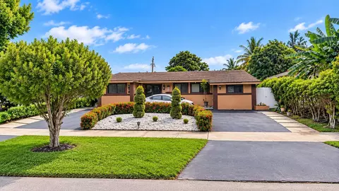 70 NE 174th Dr, North Miami Beach, FL 33162