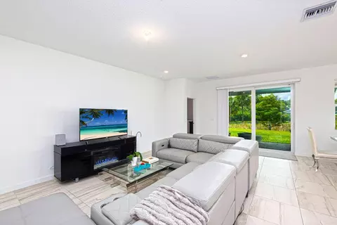 Living - 5788 SE Skyblue Cir, Stuart, FL 34997 photo 2 of 3