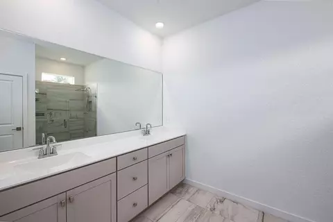 Bath - 5788 SE Skyblue Cir, Stuart, FL 34997 photo 1 of 3