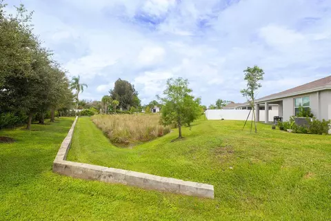 Exterior - 5788 SE Skyblue Cir, Stuart, FL 34997 photo 11 of 16