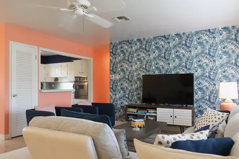 Living - 2355 NE 4th St, Pompano Beach, FL 33062 photo 4 of 5
