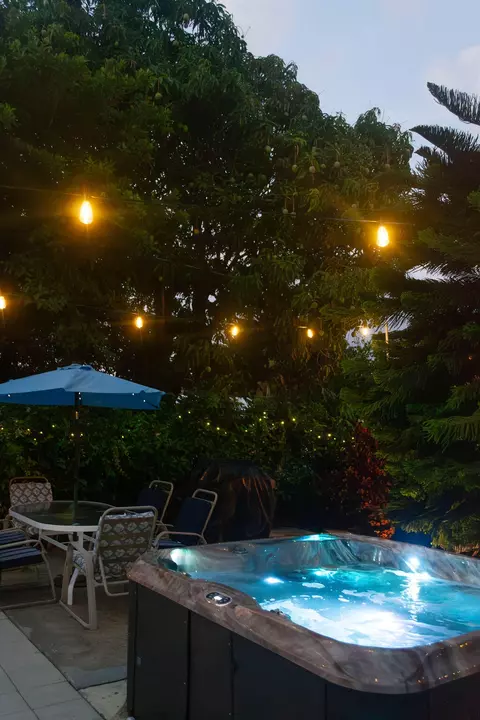 Exterior - 2355 NE 4th St, Pompano Beach, FL 33062 photo 6 of 17