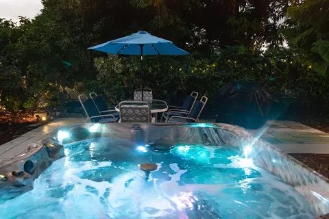 Exterior - 2355 NE 4th St, Pompano Beach, FL 33062 photo 10 of 17