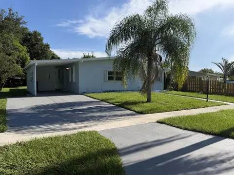 111 SE Castana Ct, Port Saint Lucie, FL 34983
