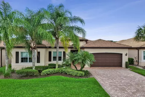 8202 Alpine Ridge Rd, Boynton Beach, FL 33473