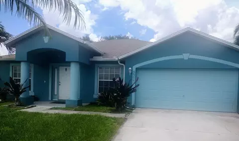 5303 NW Nassau Ln, Port Saint Lucie, FL 34983
