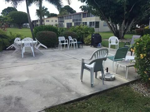 381 Windsor Q #381, West Palm Beach, FL 33417