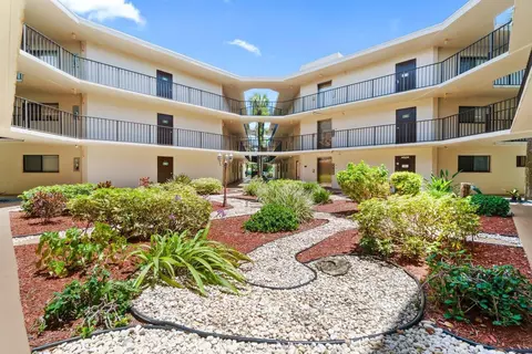 5100 Las Verdes Cir #316, Delray Beach, FL 33484