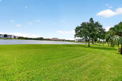 View/Area - 4044 Wolverton C, Boca Raton, FL 33434 photo 4 of 21
