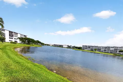 View/Area - 4044 Wolverton C, Boca Raton, FL 33434 photo 3 of 20