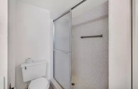Bath - 4044 Wolverton C, Boca Raton, FL 33434 photo 2 of 7