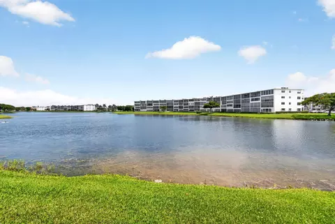 View/Area - 4044 Wolverton C, Boca Raton, FL 33434 photo 5 of 20