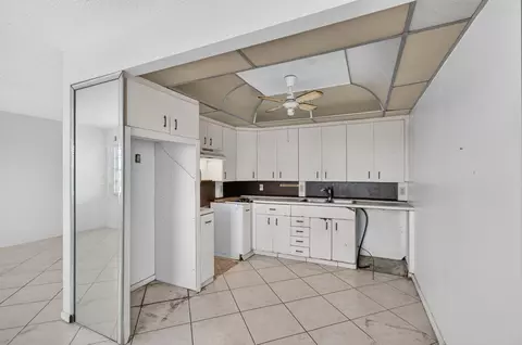 Kitchen - 4044 Wolverton C, Boca Raton, FL 33434 photo 1 of 3