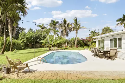 8016 SE Palm St, Hobe Sound, FL 33455