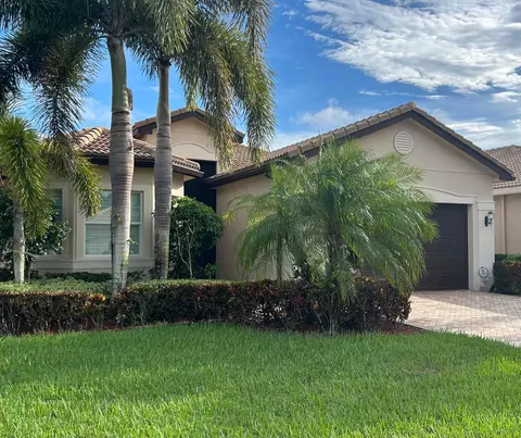 8202 Mount Thor Ln, Boynton Beach, FL 33473