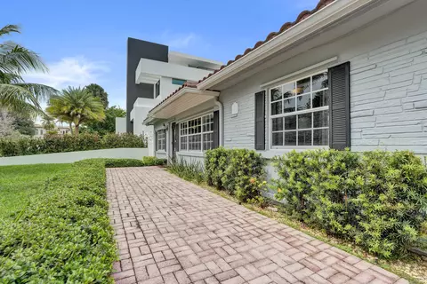 Exterior - 3207 Leigh Rd, Pompano Beach, FL 33062 photo 5 of 13