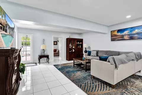 Living - 3207 Leigh Rd, Pompano Beach, FL 33062 photo 1 of 3