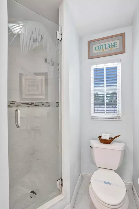 Bath - 3207 Leigh Rd, Pompano Beach, FL 33062 photo 6 of 8