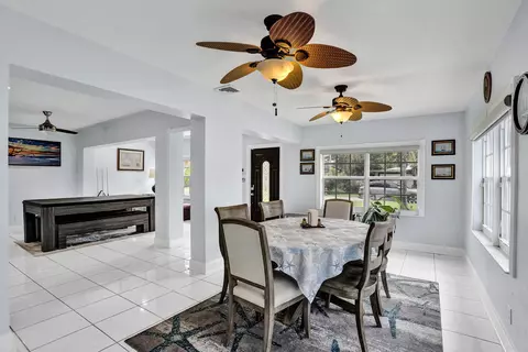 Dining - 3207 Leigh Rd, Pompano Beach, FL 33062 photo 2 of 4