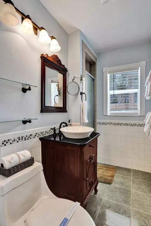 Bath - 3207 Leigh Rd, Pompano Beach, FL 33062 photo 2 of 8