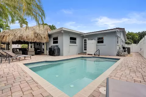 Exterior - 3207 Leigh Rd, Pompano Beach, FL 33062 photo 8 of 13