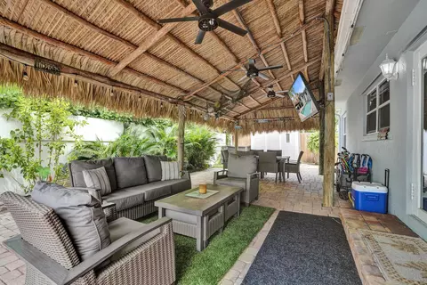Exterior - 3207 Leigh Rd, Pompano Beach, FL 33062 photo 3 of 13