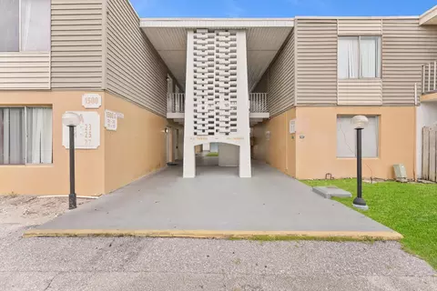 1500 Crescent Cir #A14, Lake Park, FL 33403
