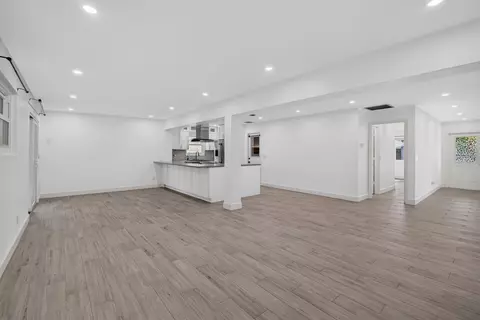 Living - 502 Circle E, Jupiter, FL 33458 photo 3 of 6